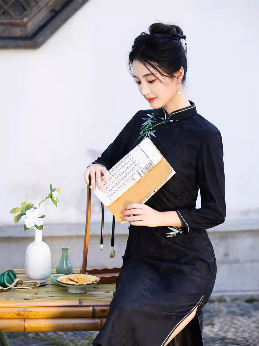 Elegant Bamboo Embroidered Cheongsam Dress
