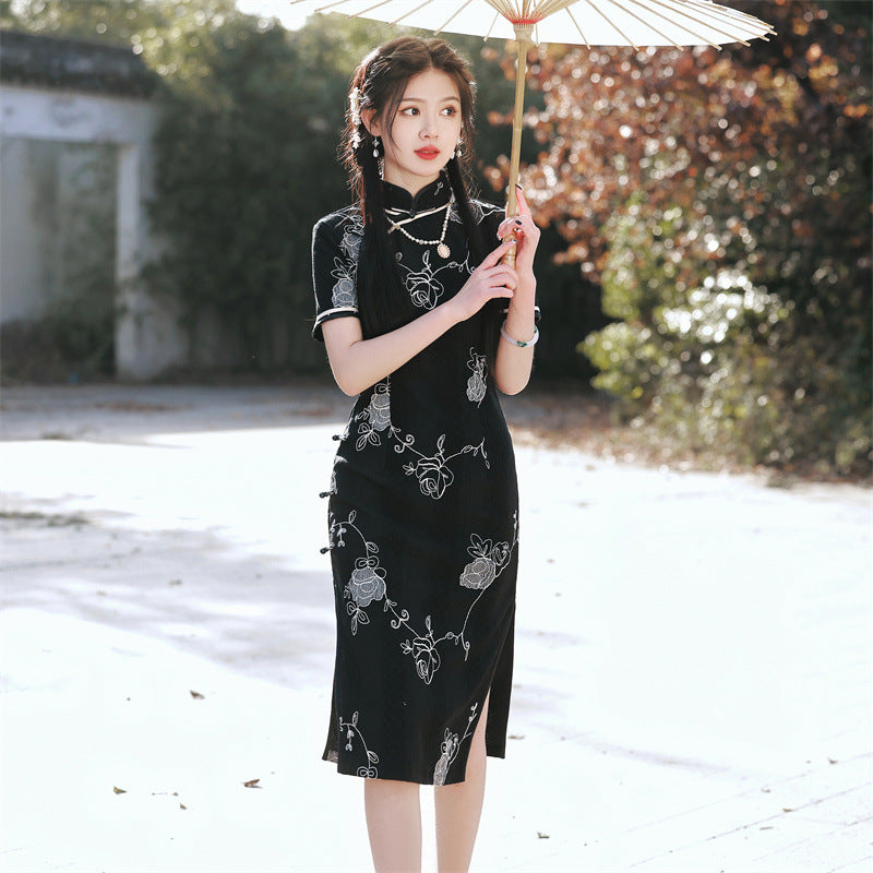 Elegant Black Cheongsam with Floral Embroidery for Special Events