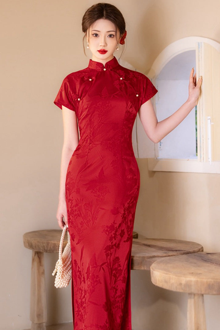 Spring Red Short Sleeve Cheongsam | Elegant Chinese Dress with Subtle Pattern