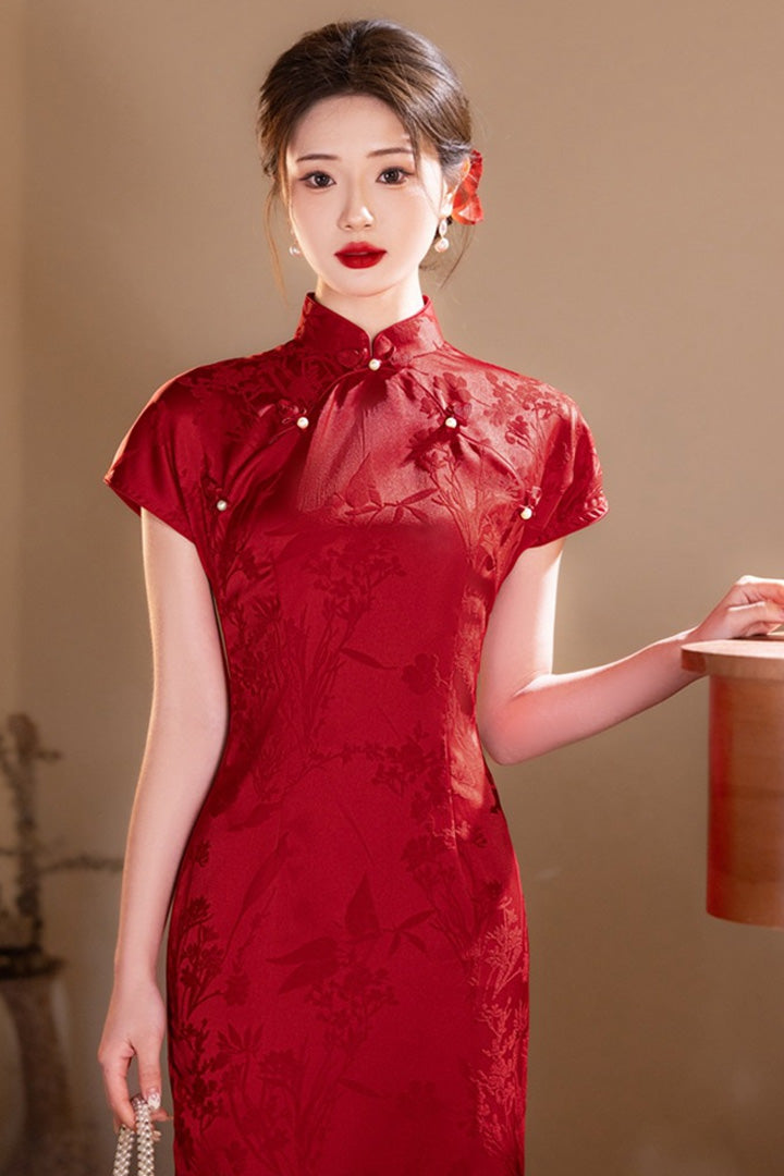 Spring Red Short Sleeve Cheongsam | Elegant Chinese Dress with Subtle Pattern