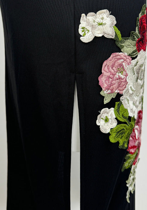 Elegant Black Embroidered Mudan Cheongsam | Vintage Sleeveless Slim Long Dress