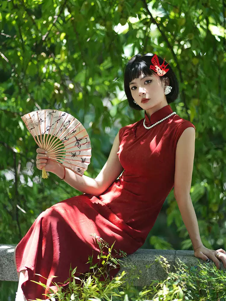 Elegant Red Cheongsam with Retro Design