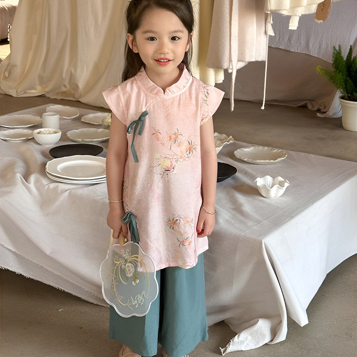 Girls' Embroidered Floral Hanfu Set - Chinese Outfit |