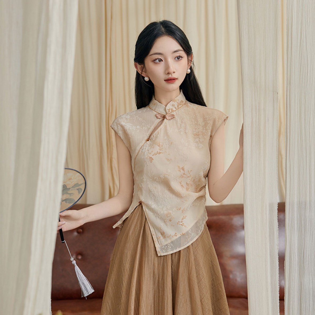 New Chinese Sleeveless Top with Half-body Skirt Set