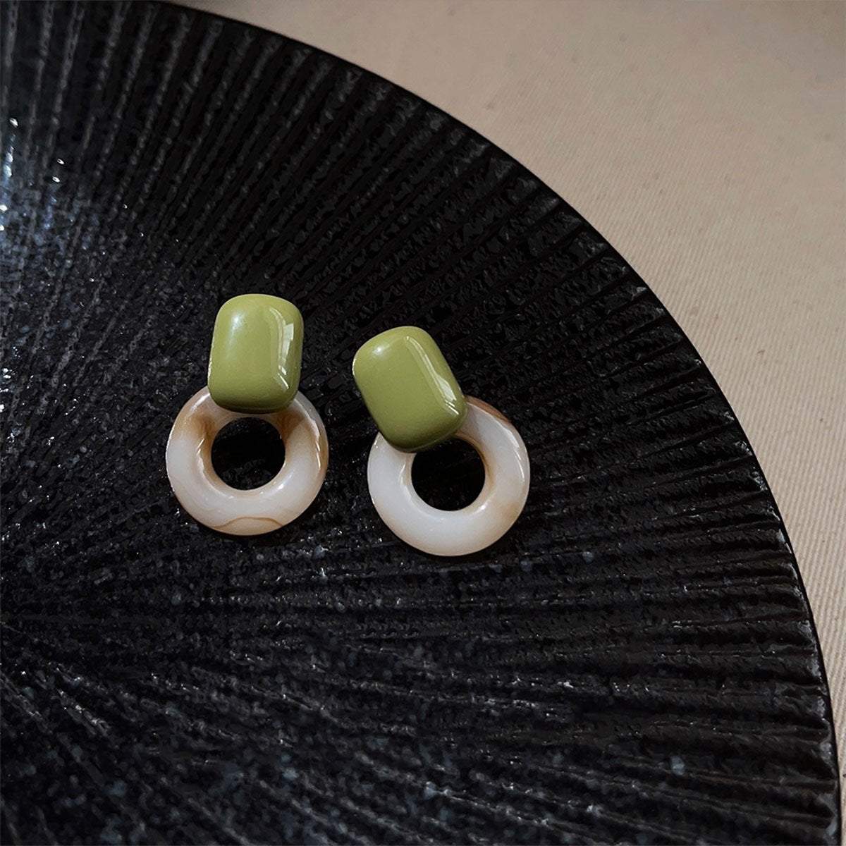 绿色圆圈耳环,适合女孩的艺术珠宝,时尚配饰