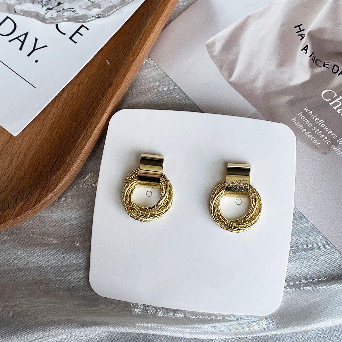 Vintage Metal Hoop Earrings Trendy Fashion Jewellery Women Elegant Gift
