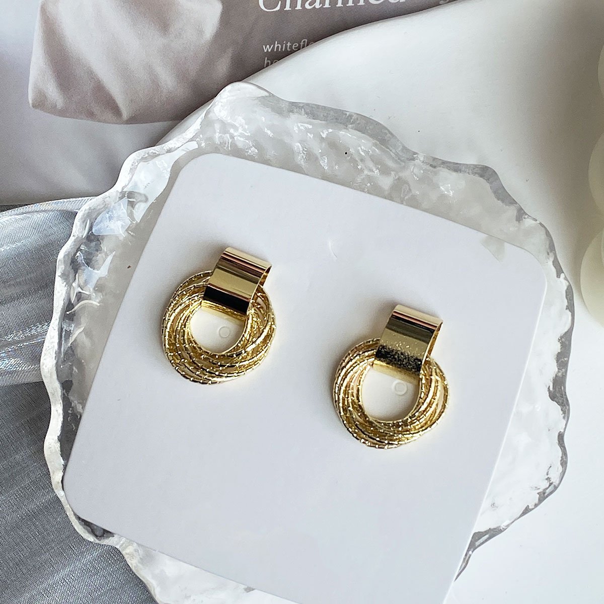 Vintage Metal Hoop Earrings Trendy Fashion Jewellery Women Elegant Gift