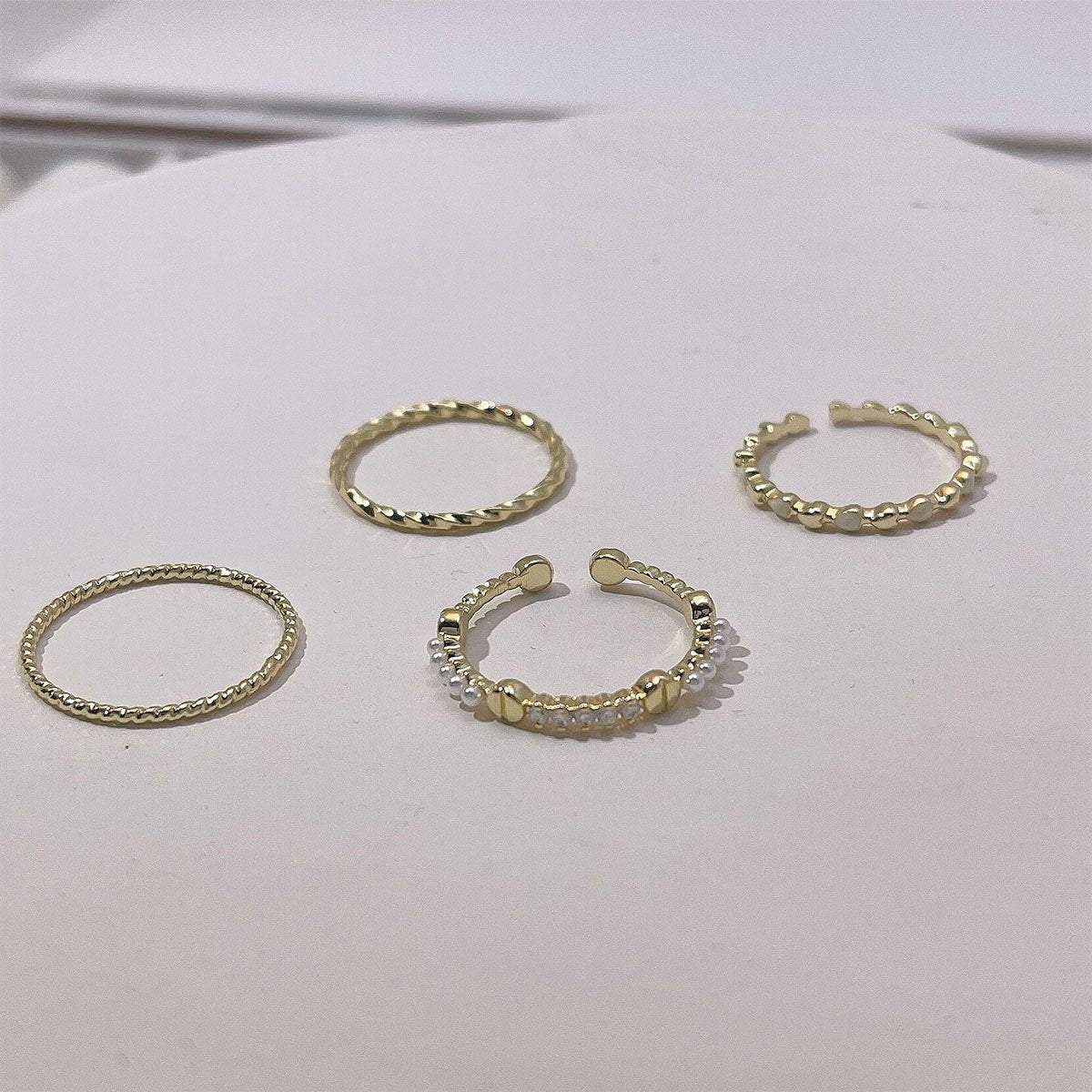 4pcs Simple Design Sense Rings Elegant and Modern Jewelry Set for Advanced Style