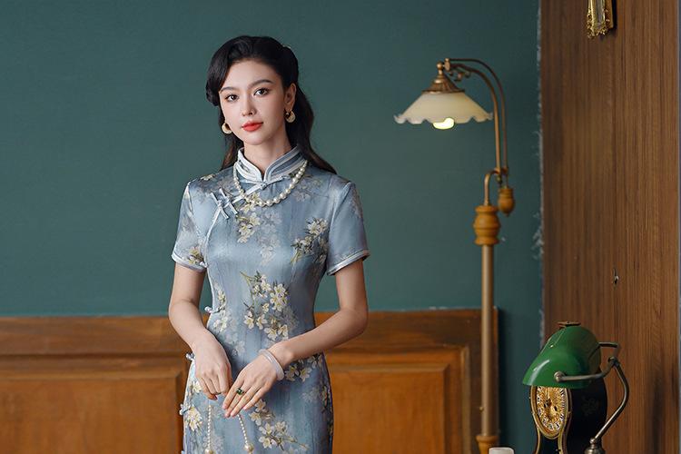 Exploring the Art of Silk Craftsmanship in Hanfu: A Timeless Tradition