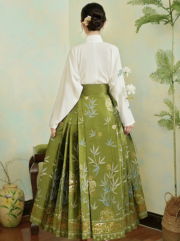 Elegant Bamboo Embroidered Hanfu Mamianqun Set for Women