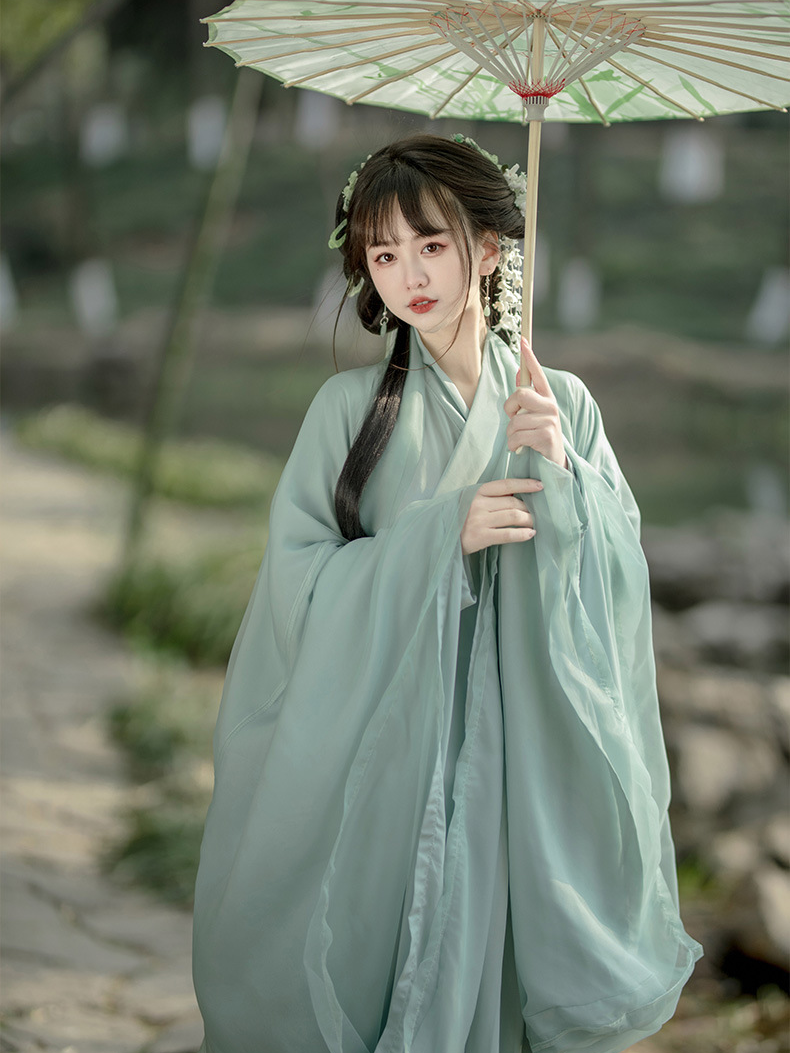 Elegant Wei Jin Dynasty Green Hanfu Dress Traditional Chinese Costume