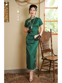 Vintage Green Polka Dot Cheongsam with Mandarin Collar and Pearl Detailing