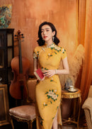 Mist-Gold Vintage Floral Qipa | Mandarin Collar & Frog Buttons