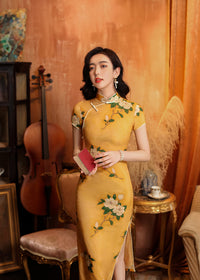 Mist-Gold Vintage Floral Qipa | Mandarin Collar & Frog Buttons