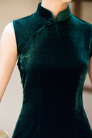 Emerald Green Modern Qipao Midi | Sleeveless Mandarin Neck