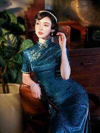 Vintage Chinese Jacquard Qipao Dress | Slim Fit Mandarin Collar Cheongsam