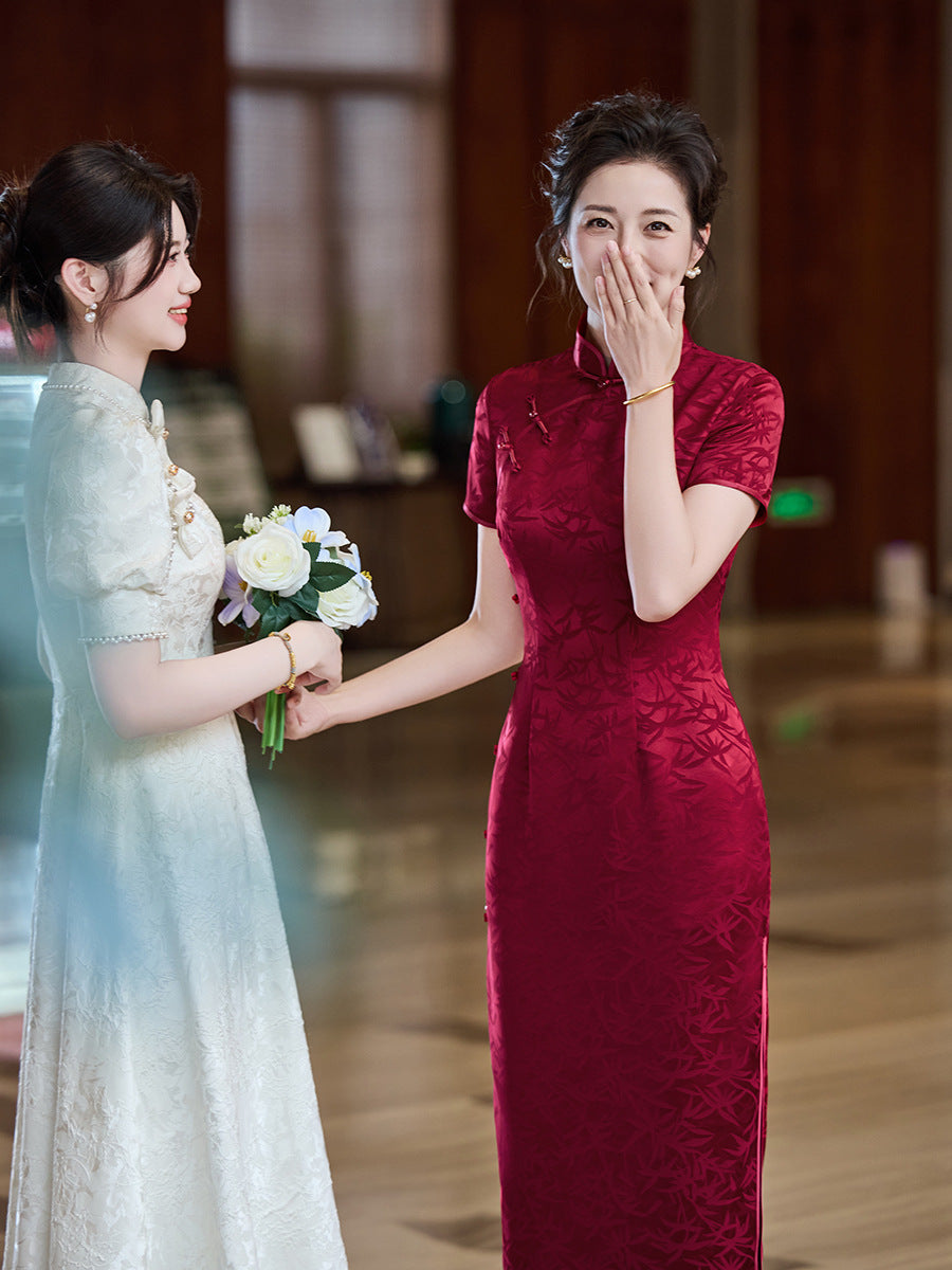 Red Jacquard Qipao for Mother | Mandarin Collar with Frog Buttons