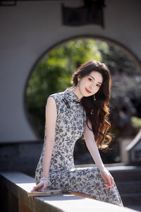 Vintage Floral Qipao Sleeveless Long Dress | Cool Grey-Black Leaf Motif