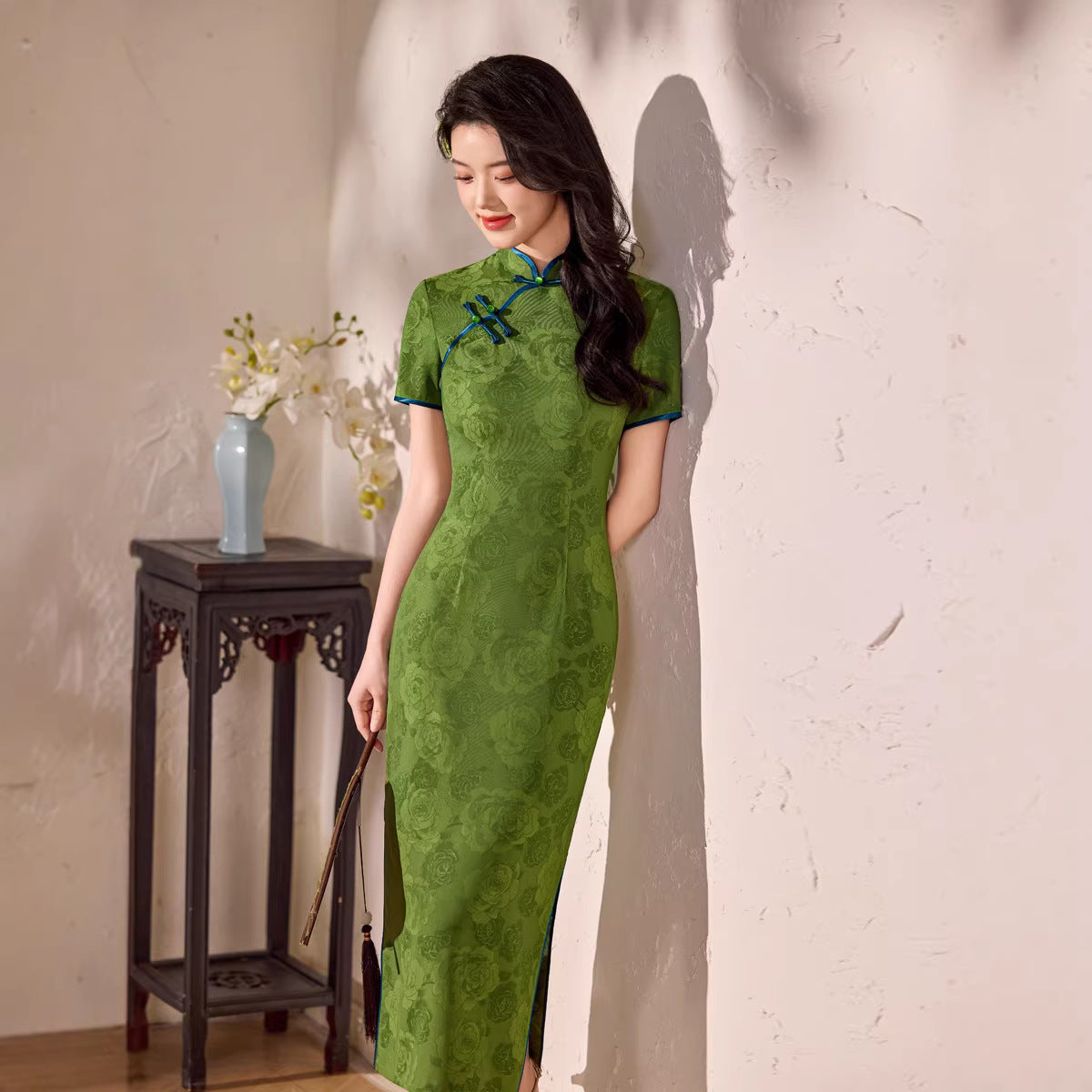 Emerald Green Blue-Piping Tonal Jacquard Short Sleeve Qipao Maxi Dress | Mandarin Collar Slit Cheongsam