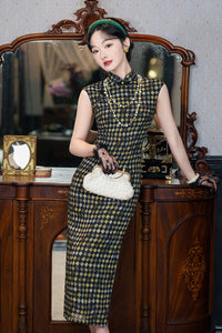 Vintage Diamond-Check Sleeveless Qipao | Black-Gold Slim Long Dress