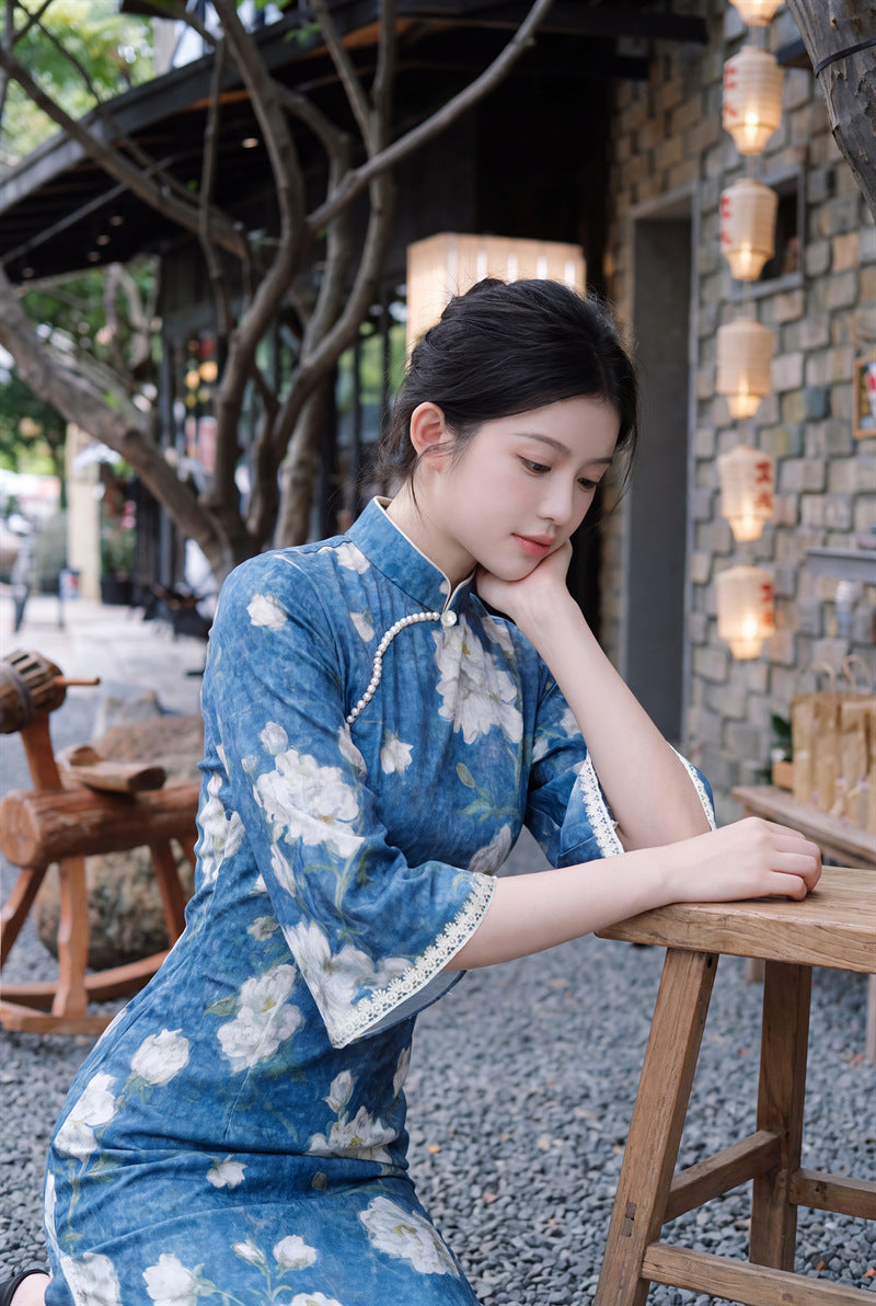 Blue Velvet Floral Flared-Sleeve Qipao Dress | Slim Mandarin