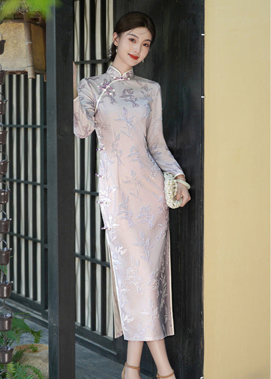 Vintage Long-Sleeve Daily Qipao | Mandarin Collar, Side Placket & Slit Gown