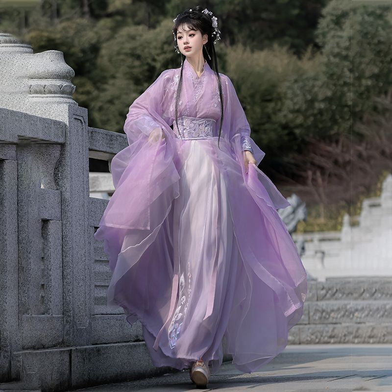 Traditional Hanfu Costume for Women – Elegant Floral Design with Yellow & Green Silk