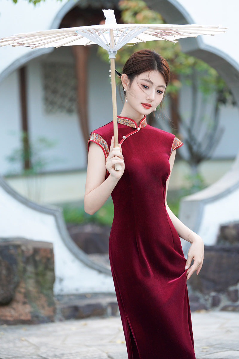 Spring Red Short-Sleeve Modern Qipao Maxi | Elegant Mother Dress