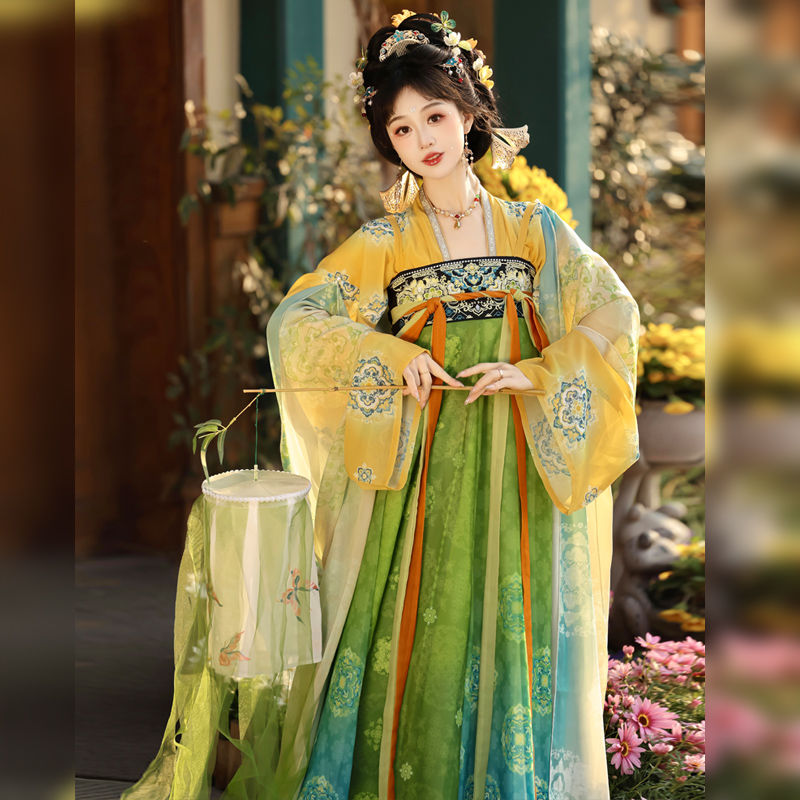 Vintage Chinese Hanfu Dress for Women, Floral Embroidery with Elegant Long Sleeves