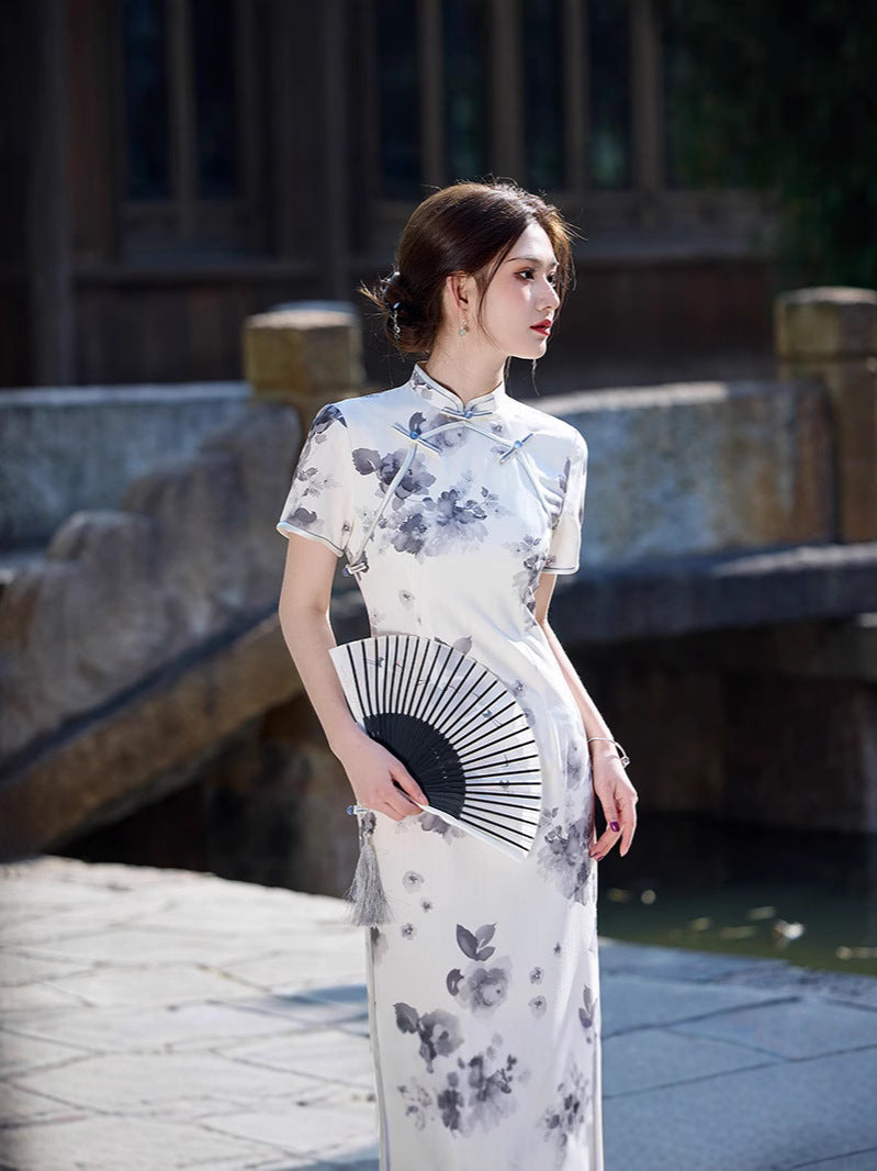 Ink-Wash Floral Qipao | Short-Sleeve Slim Mandarin-Collar Gown