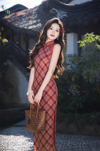 Burgundy Plaid Sleeveless Qipao Dress with Mandarin Collar & Frog Buttons | New Chinese Style Slim Maxi Cheongsam