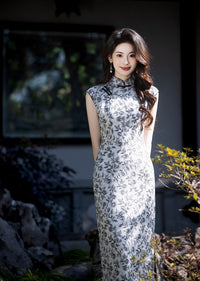 Vintage Floral Qipao Sleeveless Long Dress | Cool Grey-Black Leaf Motif