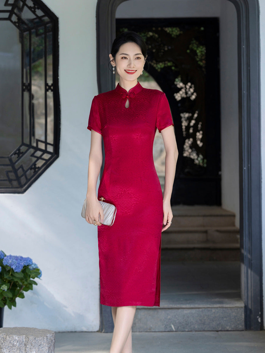 Summer Plus-Size Jacquard Modern Qipao | Mandarin Short Sleeve Keyhole, Slim Midi with Side Slit