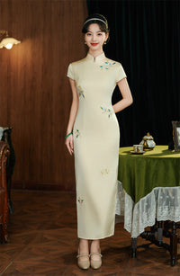 Vintage Beige Satin-Finish Qipao | Short-Sleeve Mandarin Collar