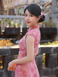 Pink Flocked Floral Print Sleeveless Mandarin Qipao Dress|Slim Mid Cheongsam