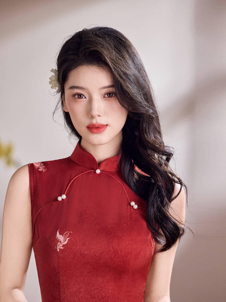 Burgundy Tonal Jacquard Sleeveless Qipao Maxi Dress | Mandarin Collar Slit Cheongsam