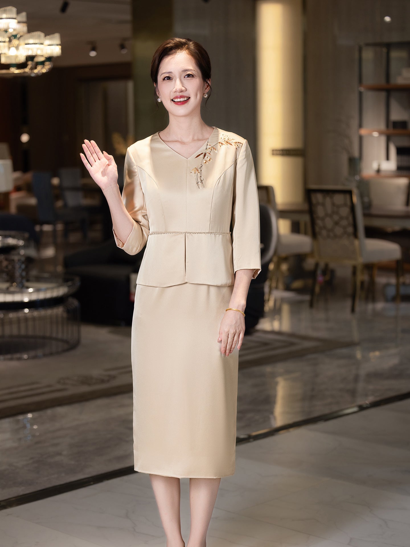 Champagne Mother-of-the-Bride Qipao Set | V-Neck Peplum Top & Midi Skirt