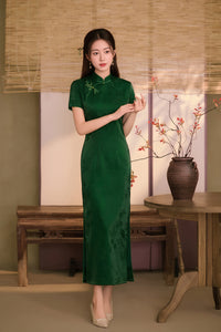 Emerald Green Tonal Jacquard Short Sleeve Qipao Dress | Mandarin Collar Slim Maxi Cheongsam