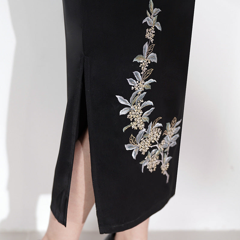 Black Embroidered Modern Qipao Midi | Sleeveless Mandarin Neck, Beaded Frogs