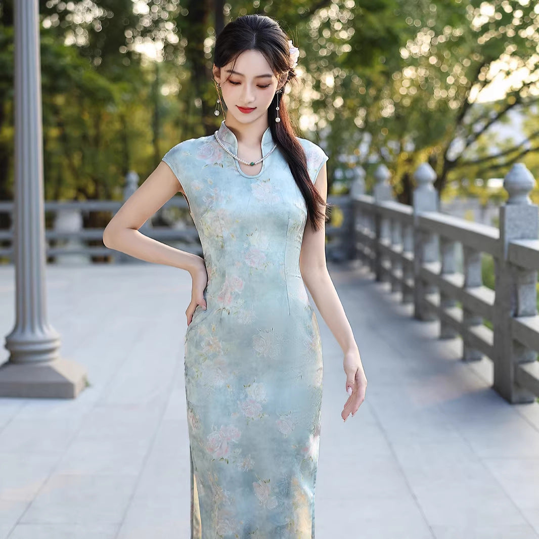 Green Floral Silk Mandarin Collar Qipao | Elegant Slim-fit Banquet Dress