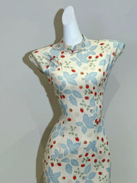 Blue Floral Berry Print Qipao Dress | Slim Mandarin Midi Look