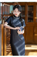 Vintage-Inspired Mandarin Collar Cheongsam Dress with Elegant Floral Pattern