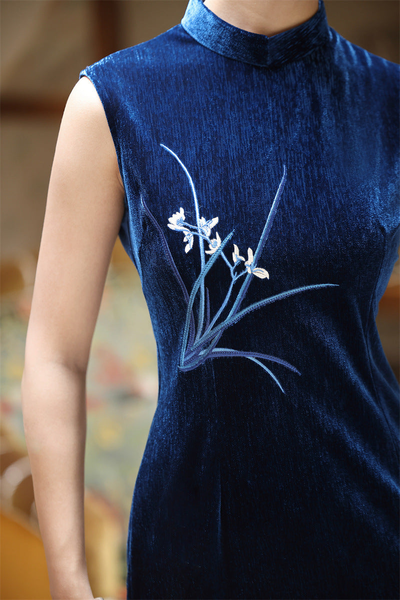 Sleeveless Navy Embroidered Qipao Long Dress | Mandarin Collar Slim Silhouette