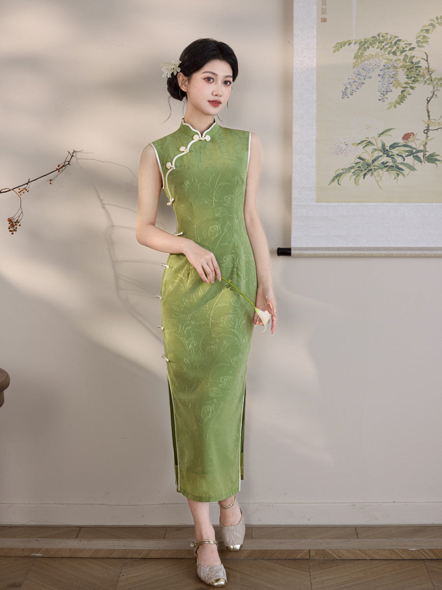 Light Sage Jacquard Sleeveless Qipao Maxi Dress | White Piping Mandarin Slim Slit Cheongsam