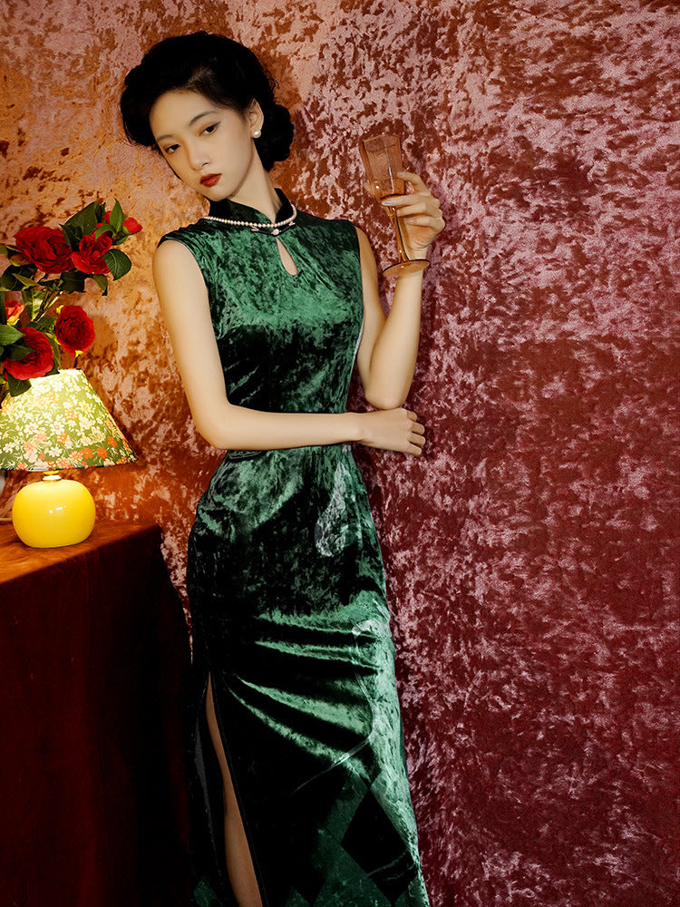 Elegant Green Pattern Slim Qipao | Mandarin Collar