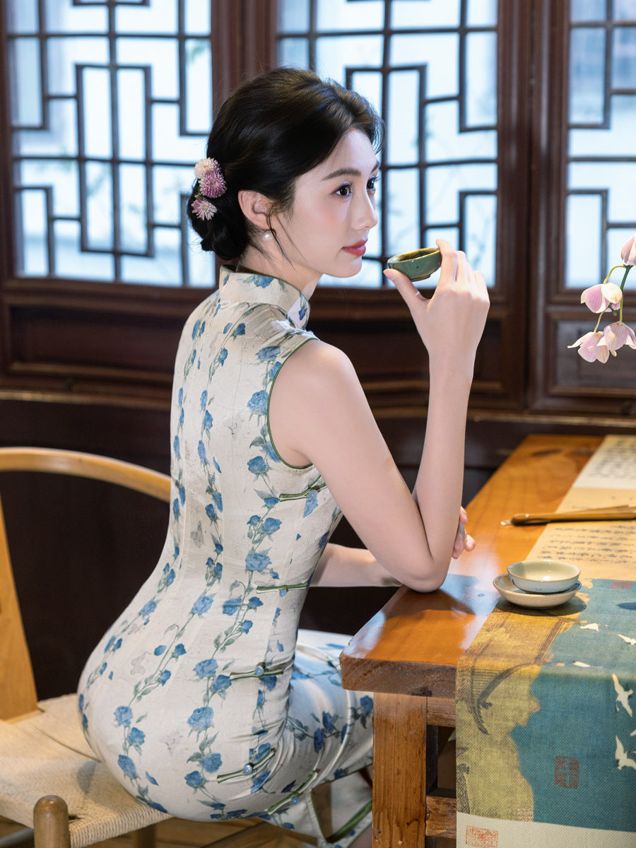 Floral Sleeveless Qipao Dress | Mandarin Collar Slim Midi Cheongsam