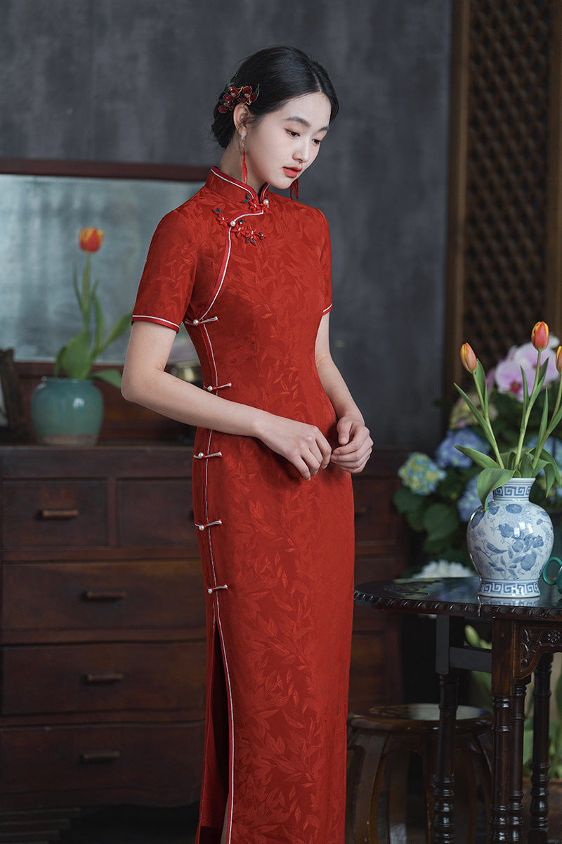 Red Jacquard Qipao Dress | Mandarin Collar, Asymmetric Frog Buttons | Slim Silhouette with Side Slit