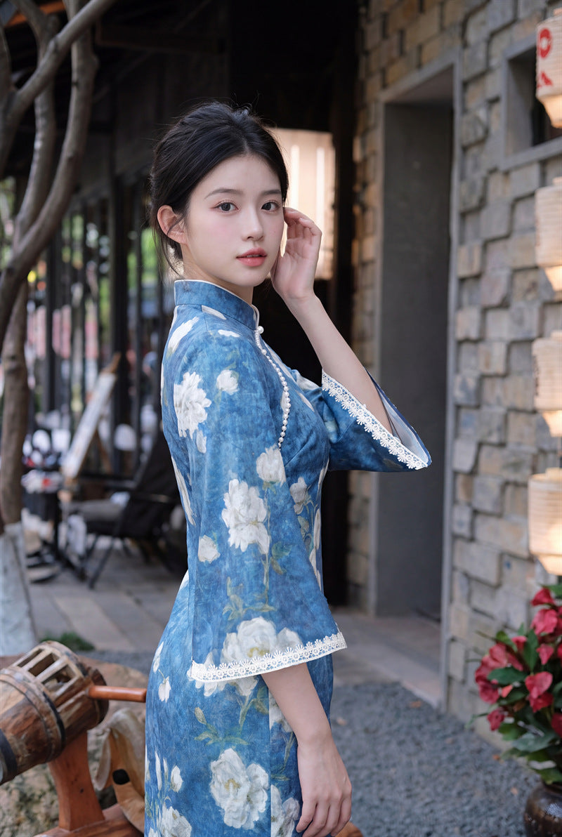 Blue Velvet Floral Flared-Sleeve Qipao Dress | Slim Mandarin