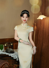 Vintage Beige Satin-Finish Qipao | Short-Sleeve Mandarin Collar