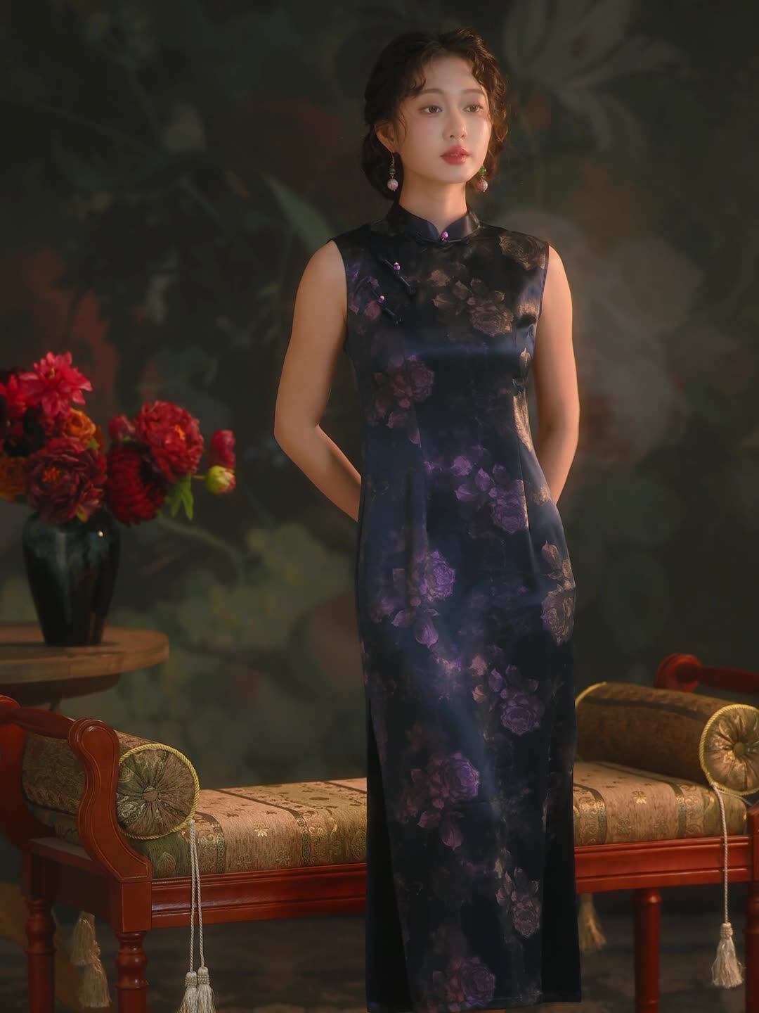 Black Floral Sleeveless Slim Qipao Dress | Mandarin Collar Frog Buttons Bodycon Side Slit Wedding Banquet Gown